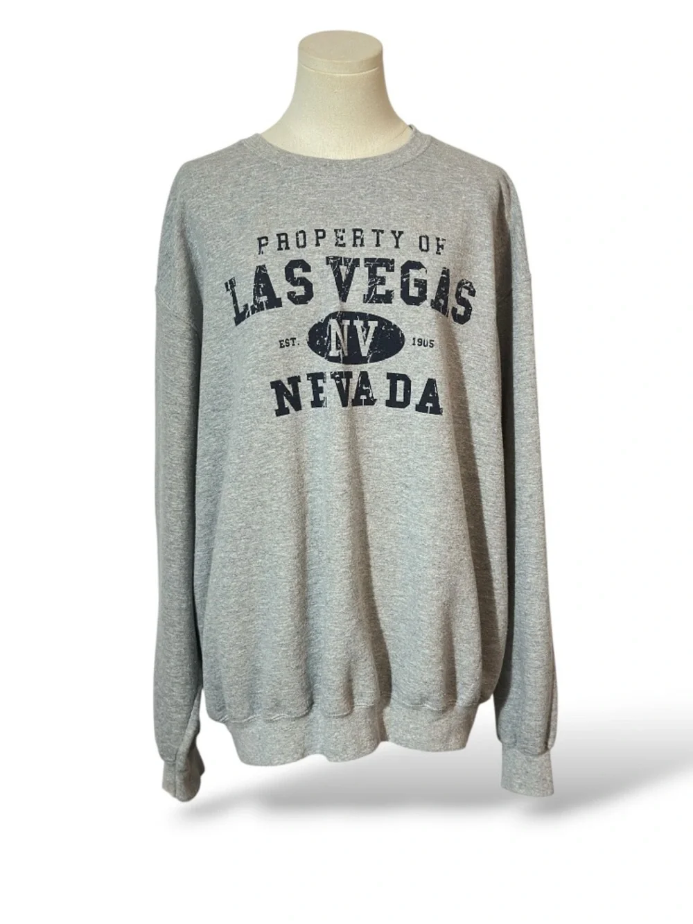 Port & Company Gray Las Vegas Nevada Graphic Crewneck sweatshirt size XL unisex‎